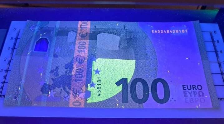 Euro bank notes